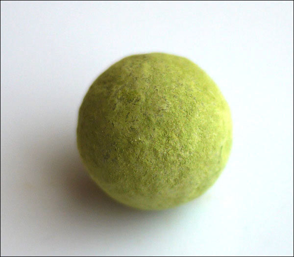 140128-sasayaiori-macchaーtruffle-valentinechocolate3.jpg 笹屋伊織 抹茶トリュフ 全体画像