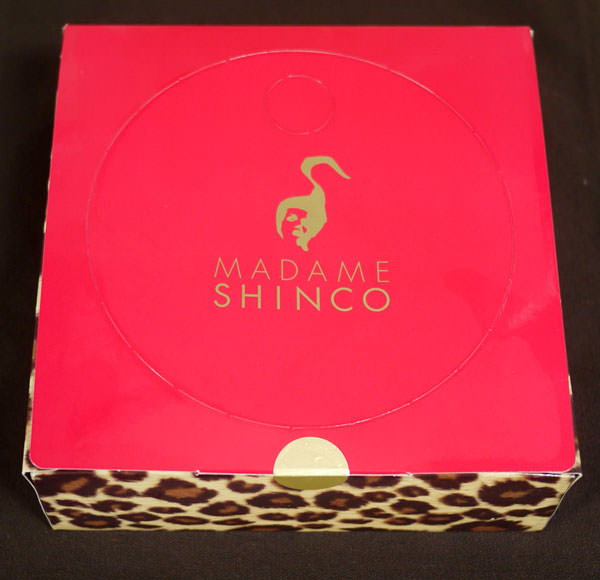 140321-madame-shinco-madamebrulee01.jpg マダムシンコ マダムブリュレの赤い箱