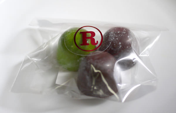 rinaldini-ginza-chocolateshop6.jpg リナルディーニで購入すると小さなビニール袋に入れてくれる