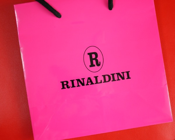 rinaldini-ginza-chocolateshop7.jpg リナルディーニの紙袋はピンクで恥ずかしい