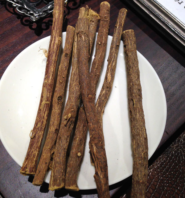 140403-hirsinger-chocolate-regliss3.jpg レグリスの原材料 甘草